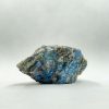 Bloc de labradorite brute aux reflets bleus