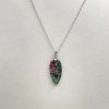 Pendentif en rubis zoisite brute