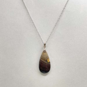 Pendentif en bois fossilisé et argent 925