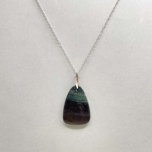 Pendentif en bois fossilisé et argent 925