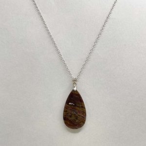 Pendentif en bois fossilisé