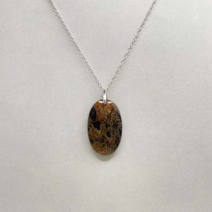 Pendentif en bois fossilisé et argent 925