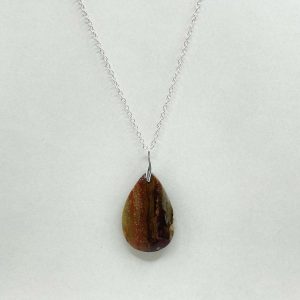 Pendentif en bois fossilisé