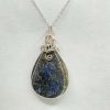 Pendentif en azurite chrysocolle brute et fil de cuivre argenté