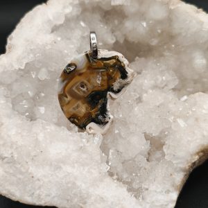 Pendentif en agate tube