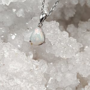 Pendentif en opale welo d&rsquo;Éthiopie