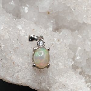 Pendentif en véritable opale welo d&rsquo;Éthiopie